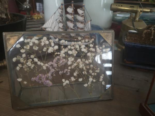 Cadre encoignures en laiton Jardres