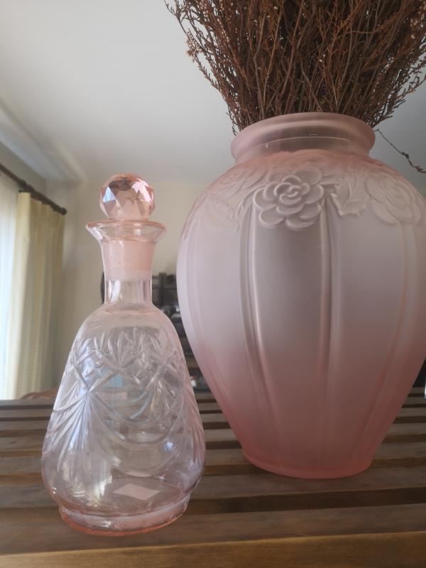 Carafe ronde en verre sculptée à la main