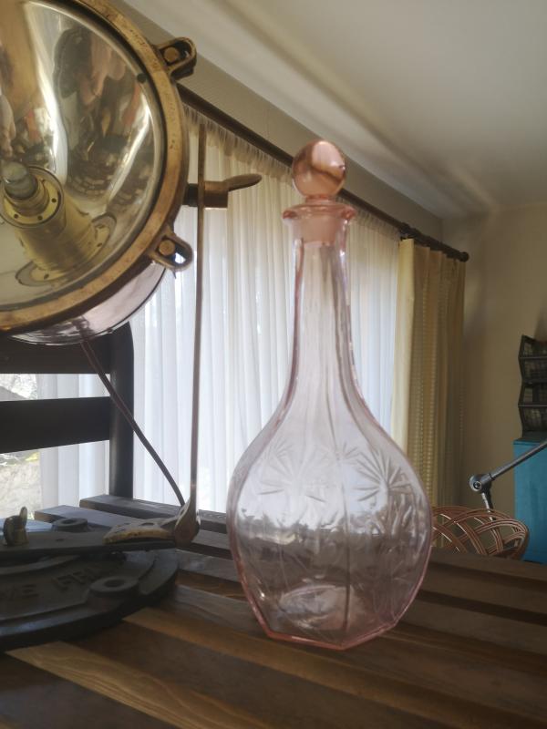 Grande Carafe ronde en verre sculptée à la main