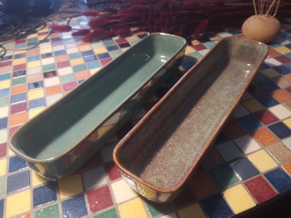 Plat à rebord en grès Aime