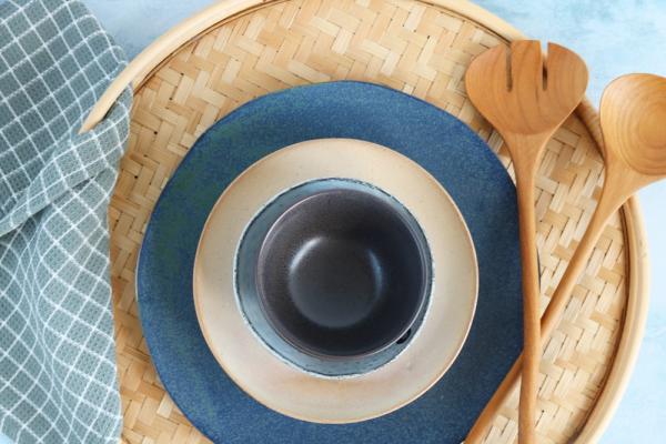 de beaux articles de vaisselle de Maison en Vogue