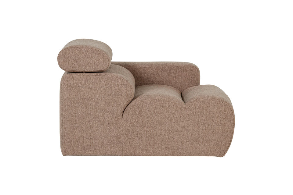 Il est compose a 100 % de polyester, ce qui le rend a la fois robuste et confortable