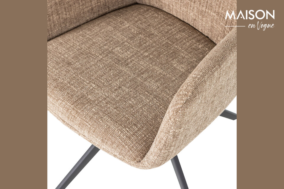 Cette chaise transforme chaque repas en un moment agr&eacute;able o&ugrave; l\'on aime s\'asseoir