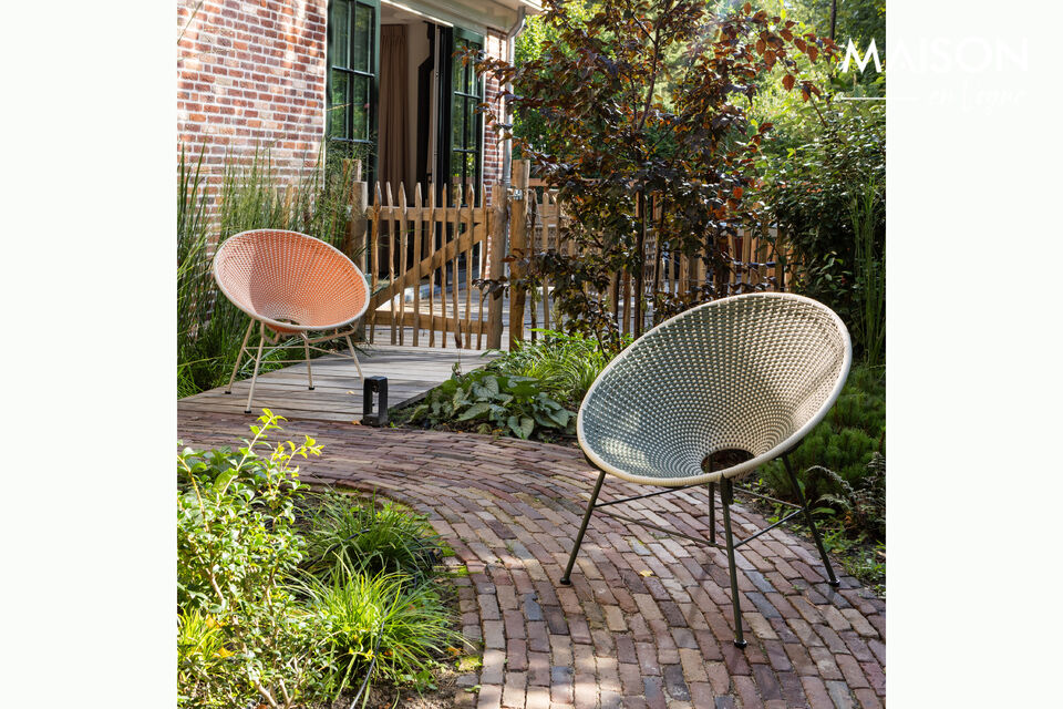 Chaise de jardin color&eacute;e Fabriqu&eacute;e en polypropyl&egrave;ne (plastique) Forme arrondie