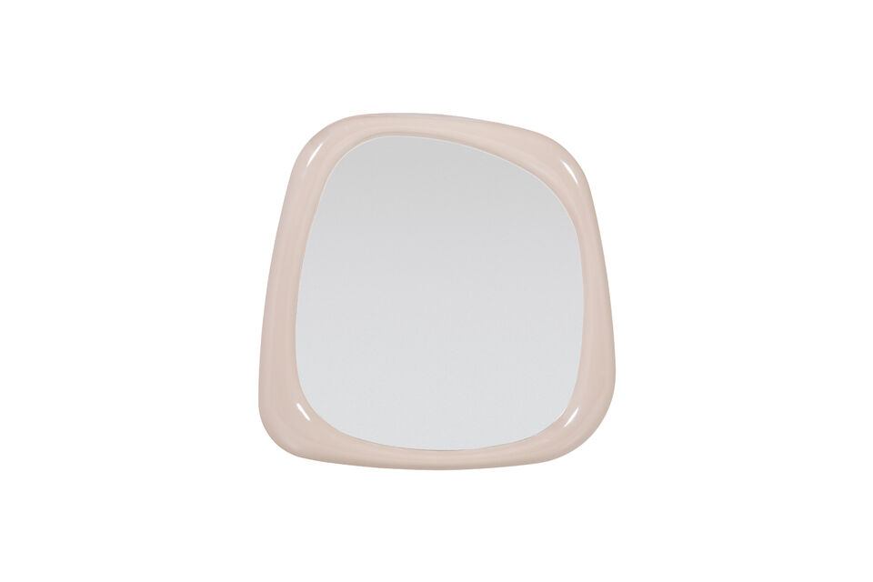 Le miroir pr&eacute;sente un design ludique et un cadre couleur sable