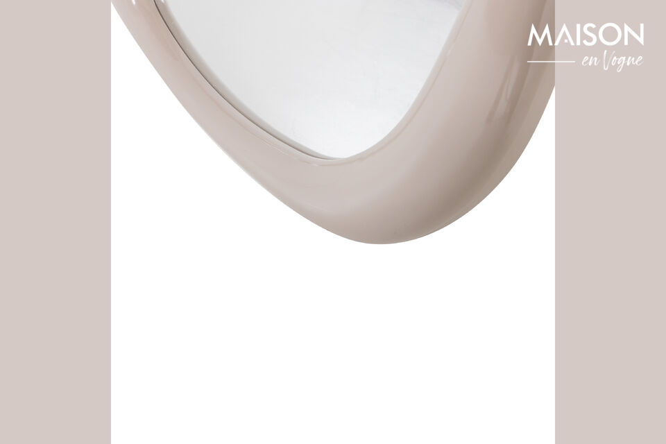 Mat&eacute;riau Le verre miroir de nos collections se caract&eacute;rise par une r&eacute;flexion