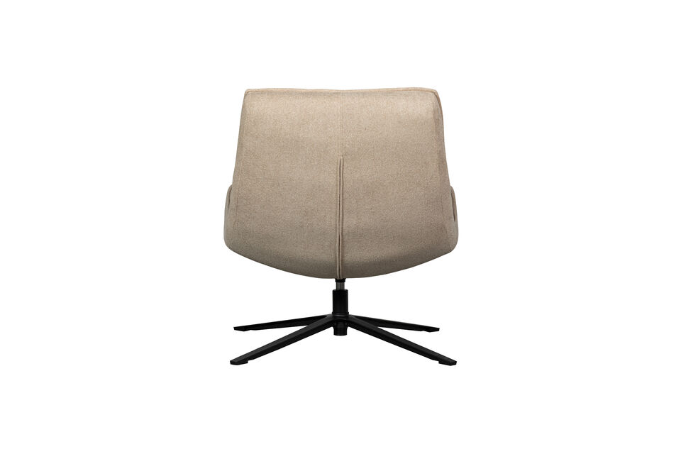 Le pietement pivotant facilite l\'acces au fauteuil et l\'assise du Maudi est genereuse