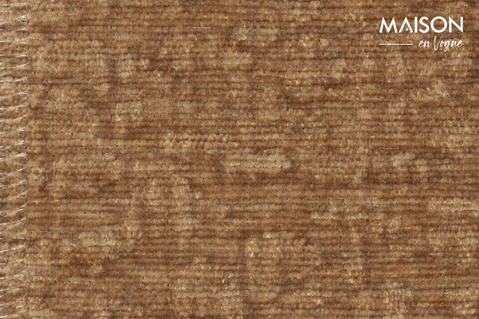 Elegant furniture in beige fabric, ideal for any living room.