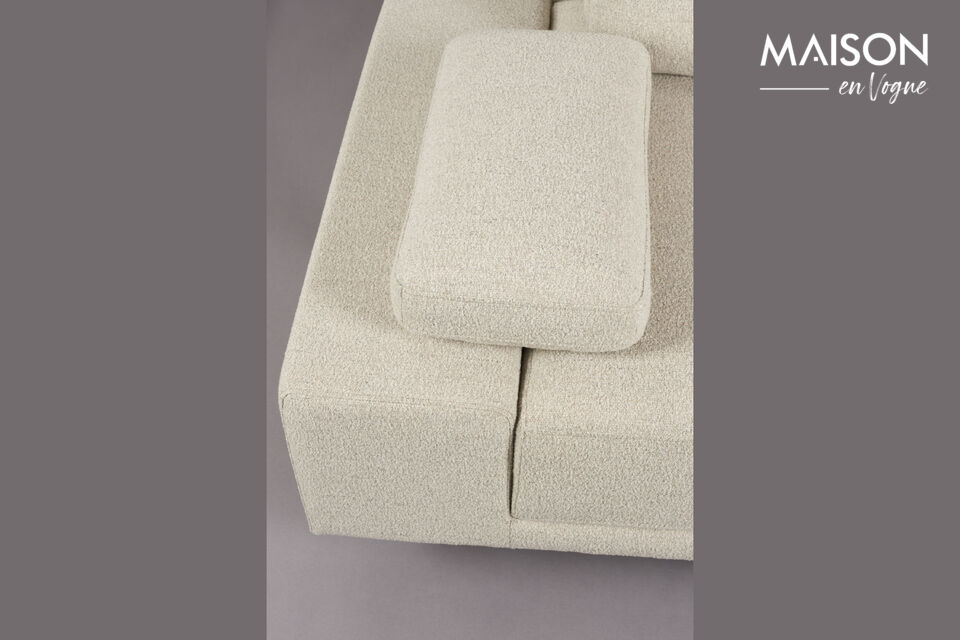 This allows you to place the individual elements exactly as you wish and create a different sofa