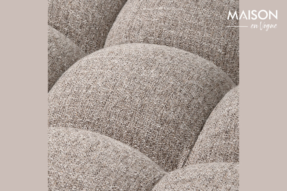 Playful 3-seater sofa 
Upholstered in a coarse woven melange fabric 
Unique