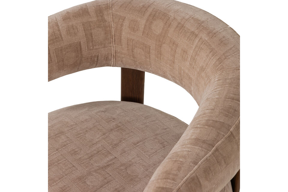 Material The Hush fabric is made of 100% polyester and has an atmospheric structure that gives the