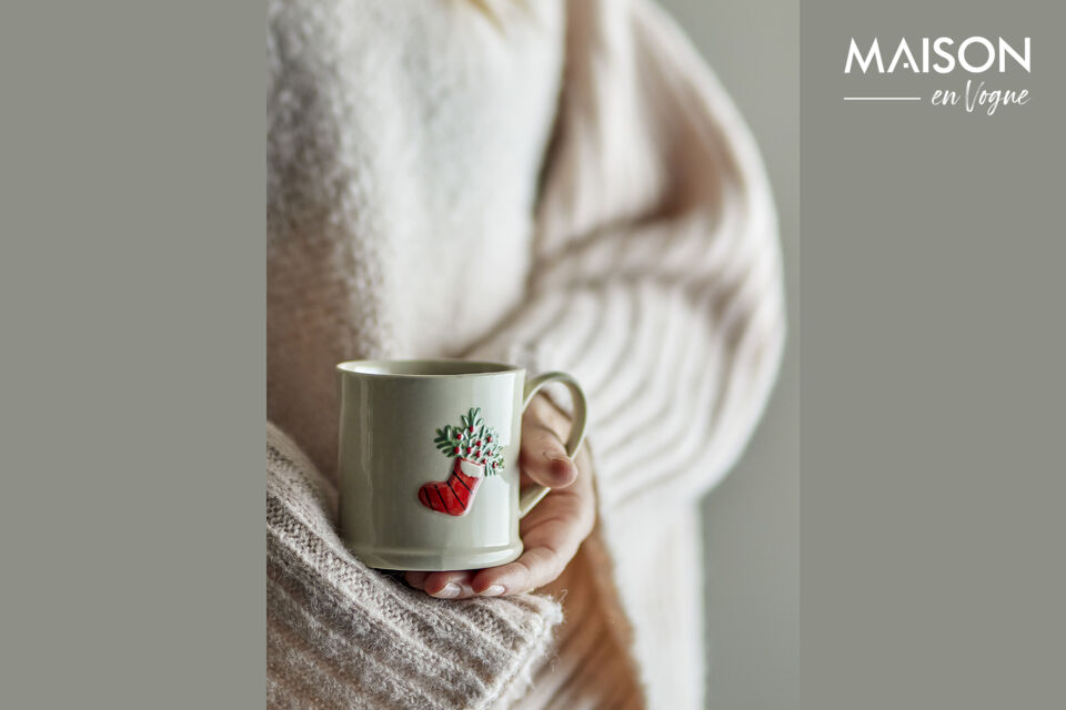 Die Kenai Tasse von Bloomingville kommt als Set aus vier Steingut-Tassen mit handbemalter