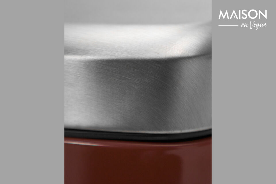 The HDSort bin is crafted from steel in a dark terracotta colour
