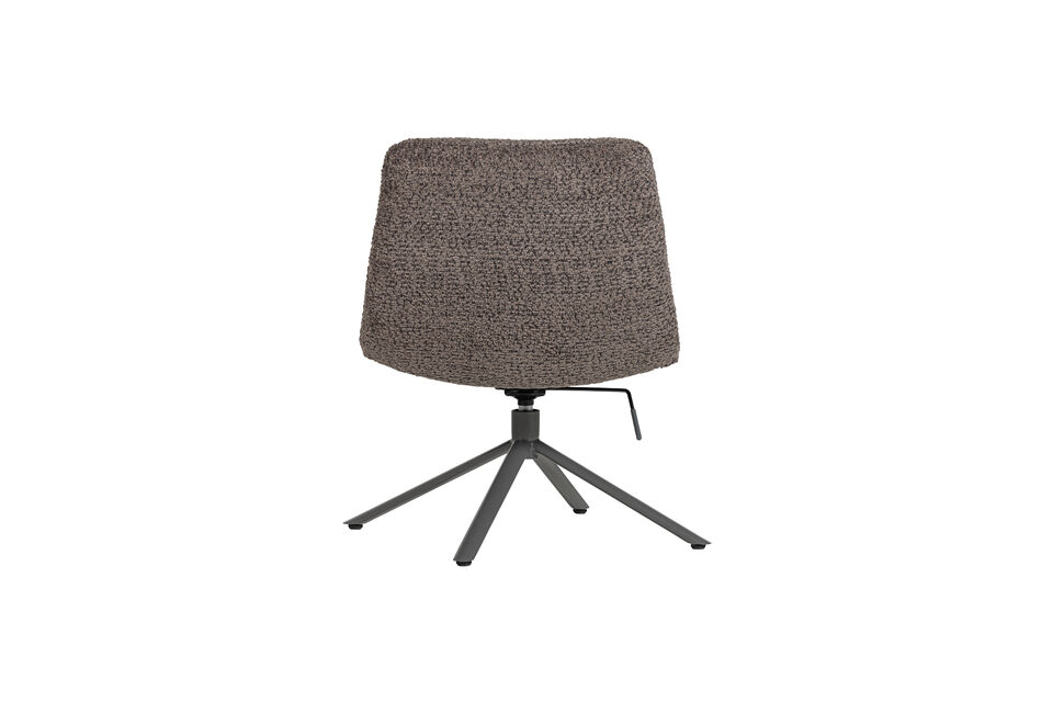 The brown base gives the armchair a beautiful finish