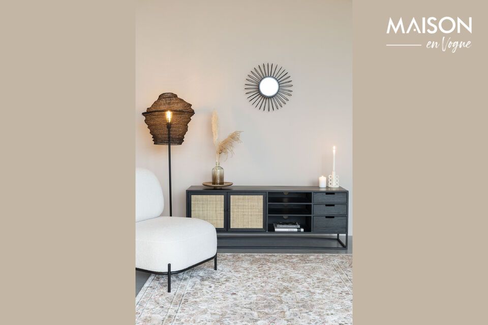 Añada un toque de elegancia y funcionalidad a su salón con nuestro aparador de madera negro