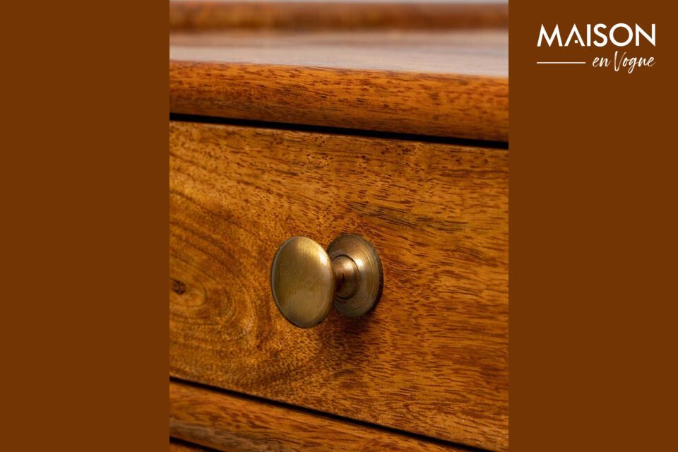 Fabricado íntegramente en madera de mango