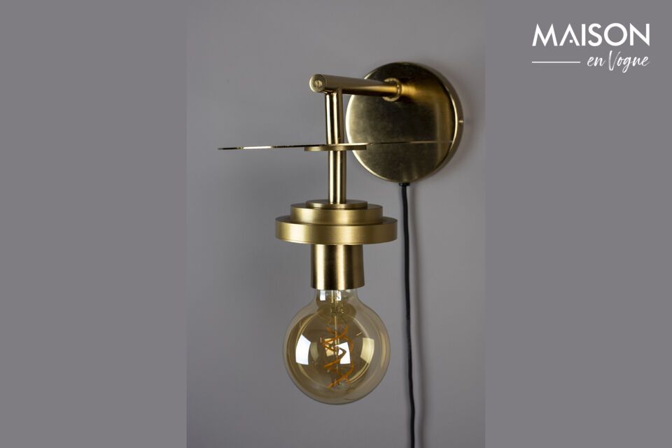 Descubra la elegancia discreta y atemporal de nuestro aplique de hierro color bronce
