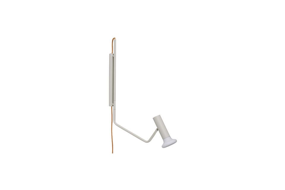Plongez dans une ambiance douce et chaleureuse avec l\'applique en fer sable Wally