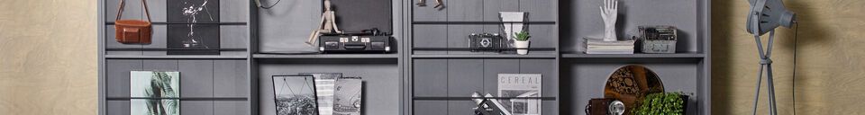 Mise en avant matière Armoire avec porte coulissante en bois gris foncé Swing