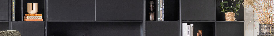 Mise en avant matière Armoire de rangement ronde droite 78 cm pin noir profond FINCA