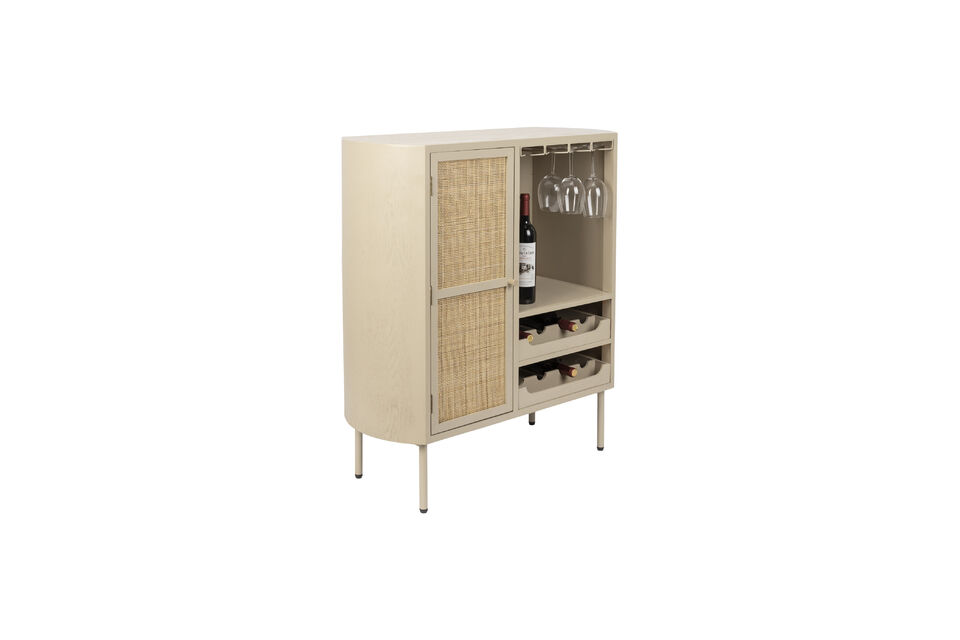 Fabriquée en bois, elle est dotée d\'une porte en rotin tressé