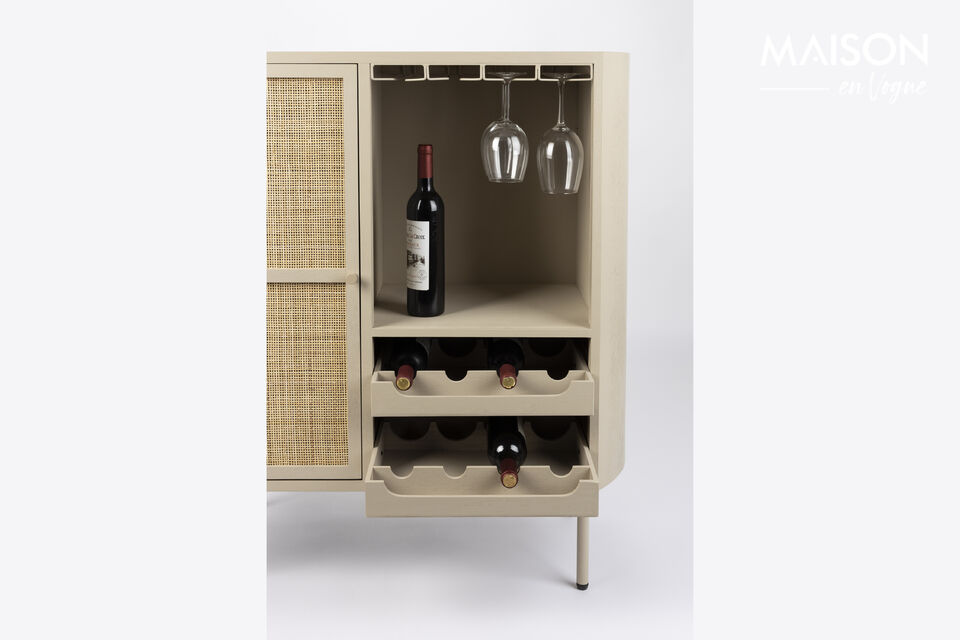 Conseil : associez ce meuble à vin Amaya aux autres meubles ou tables de cette gamme