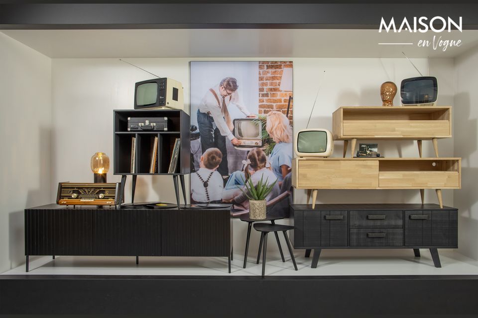 L\' armoire en bois noir de la série James de la marque WOOOD est ce très beau cabinet