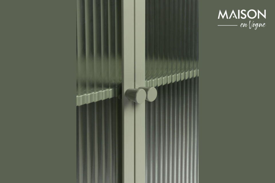 Avec l\'armoire Herbe