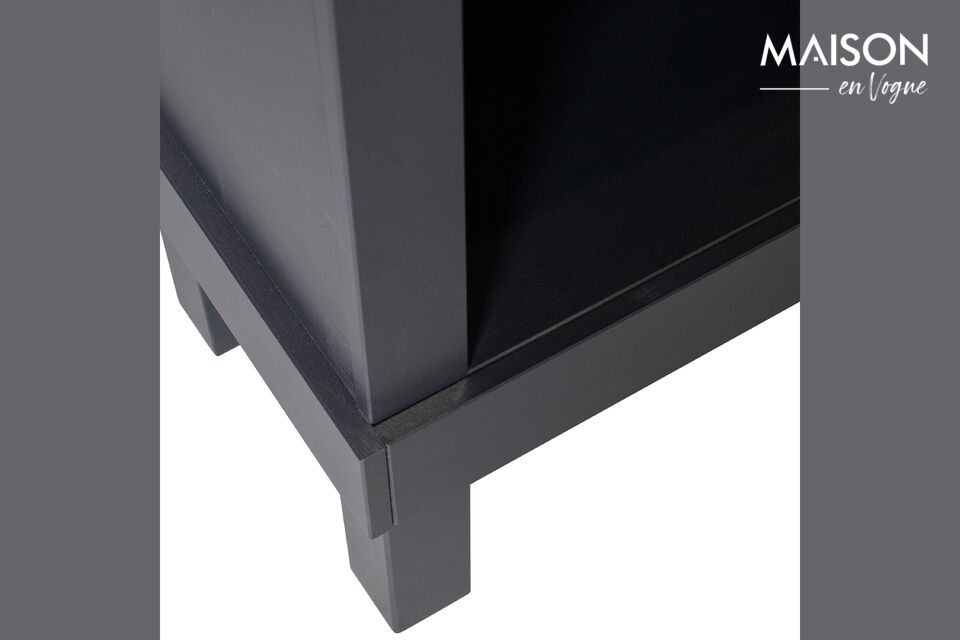 Dimensions
Les étagères de l\'armoire ont une largeur de 100 cm