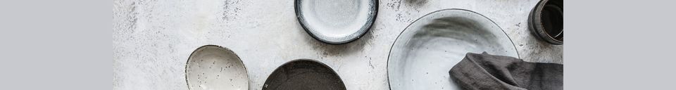 Mise en avant matière Assiete en grès gris-bleu Rustic