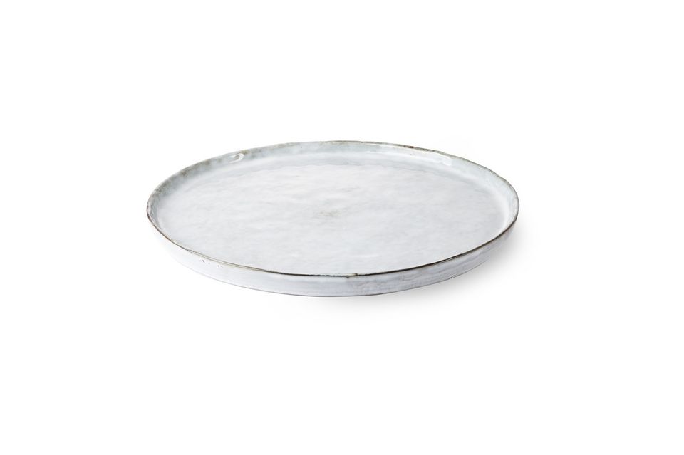 Conçue en céramique, l\'assiette à dîner Vasselin est très résistante
