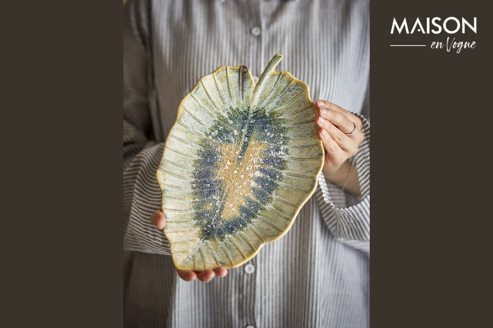 L\'Assiette de service Dorreen de Creative Collection est fabriquée en grès et a la forme d\'une