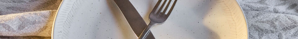 Mise en avant matière Assiette plate en grès blanc cassé HDServe