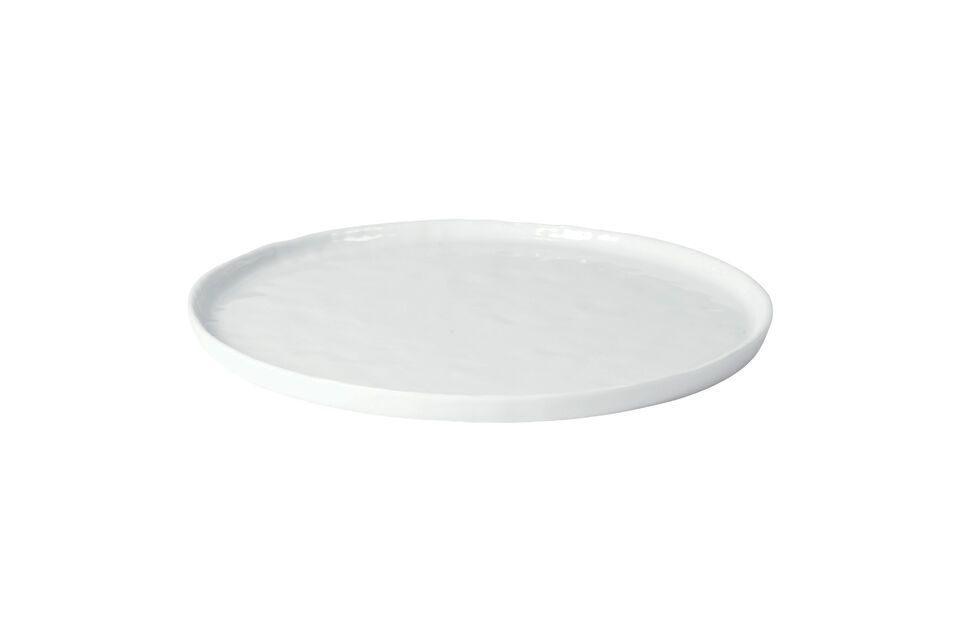 Découvrez l\'élégance simple et intemporelle de notre assiette plate en porcelaine blanche