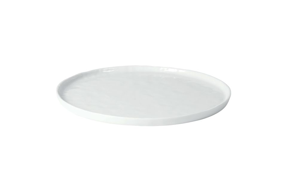 La vaisselle en porcelaine blanche est un must du raffinement