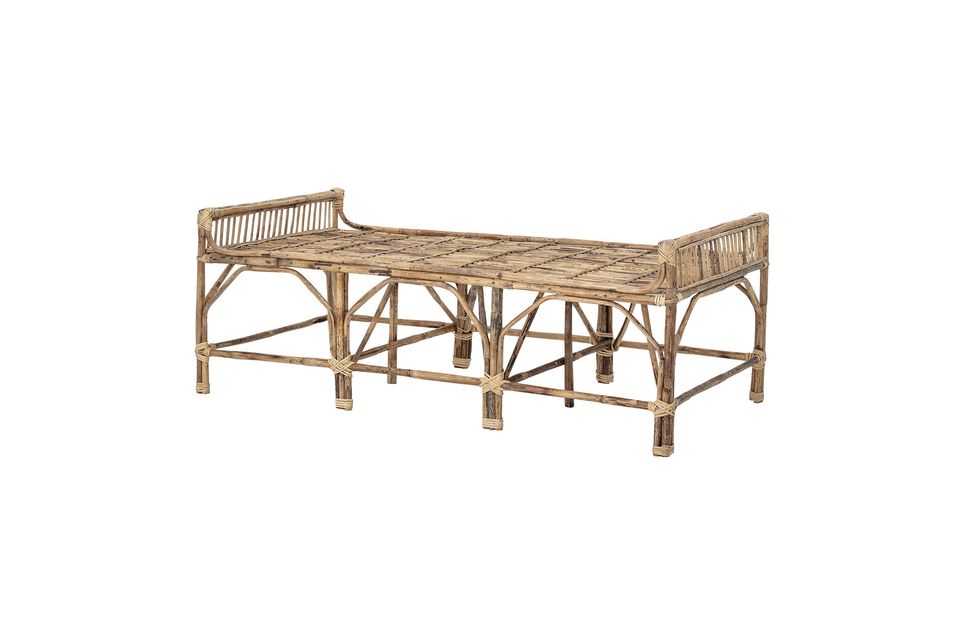 Compléter l\'esthétique sobre et universelle de ce banc en bois en y ajoutant des coussins