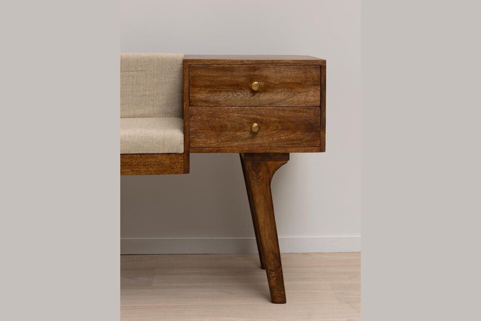 Invierta en este elegante banco para añadir estilo y durabilidad a su hogar