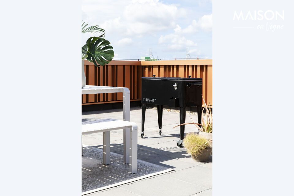 Comodidad y elegancia al aire libre con el banco Vondel.