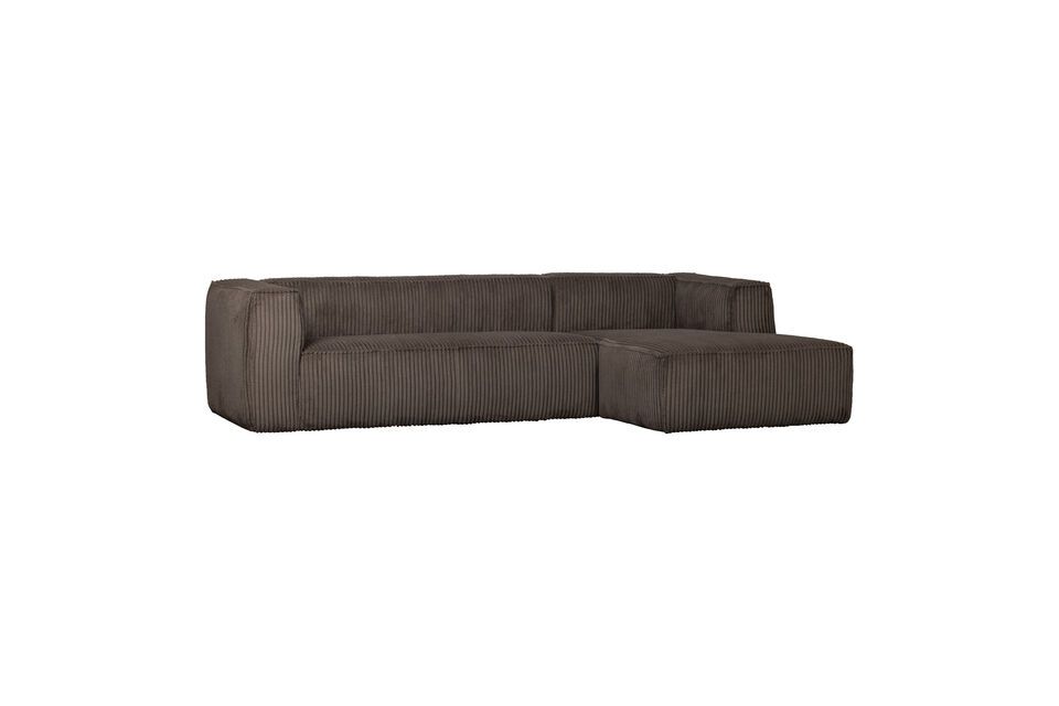 Its ribbed surface brings a touch of originality particularly welcome in the most traditional