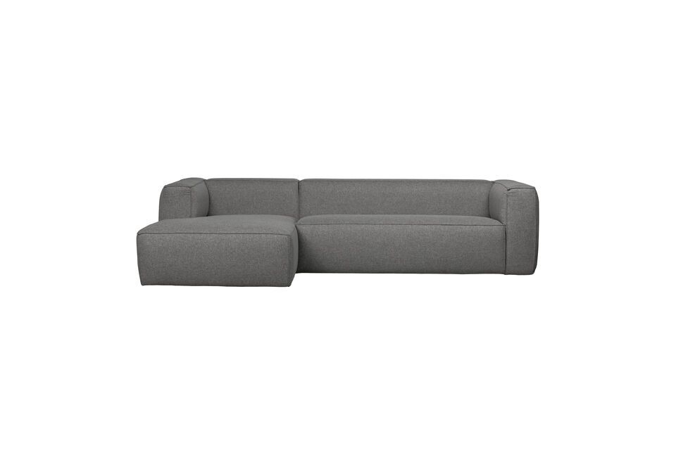With its 5 seats
