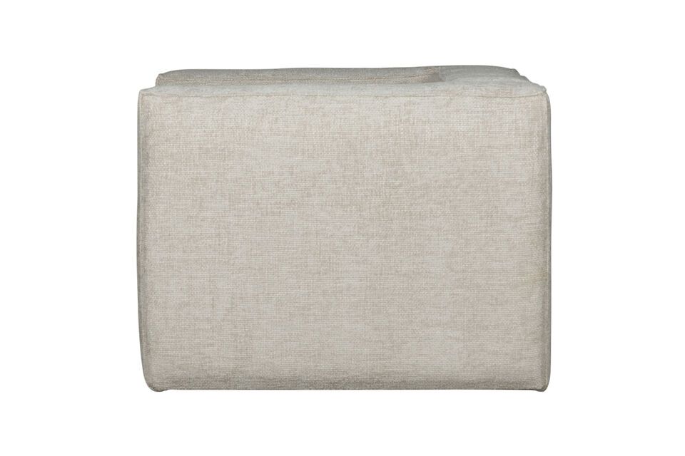With its sturdy appearance, this armchair offers great seating comfort with its bean shape design