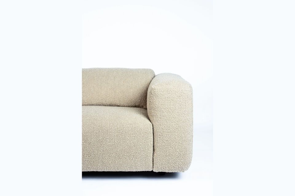 Need to transform the space for a special occasion? Simply fold down the headrest for a more
