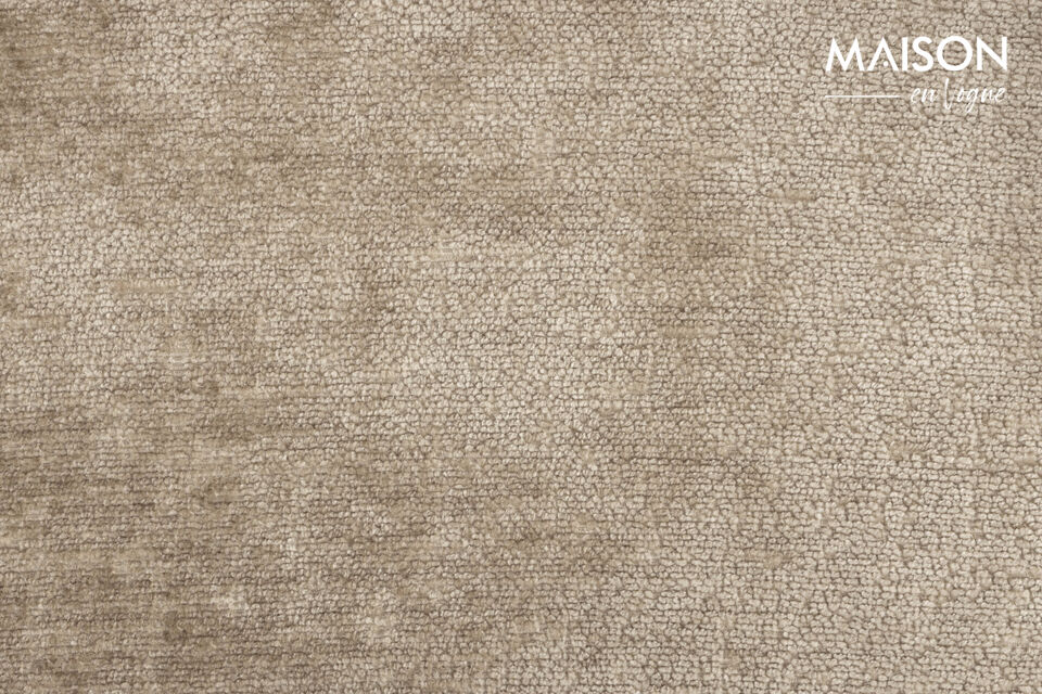 The seams on the semi-circular seat