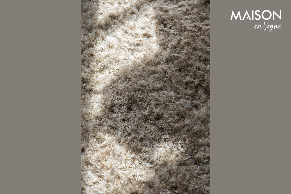 With the Dutchbone Hairy, you get out of bed every morning on a warm and soft surface
