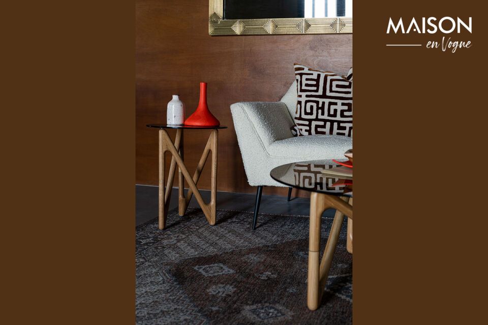 De combinatie met het glazen tafelblad geeft daarnaast een subtiele retro touch