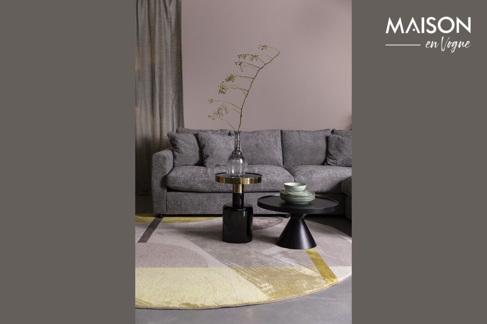 With generous dimensions of 60 cm in length and 60 cm in depth
