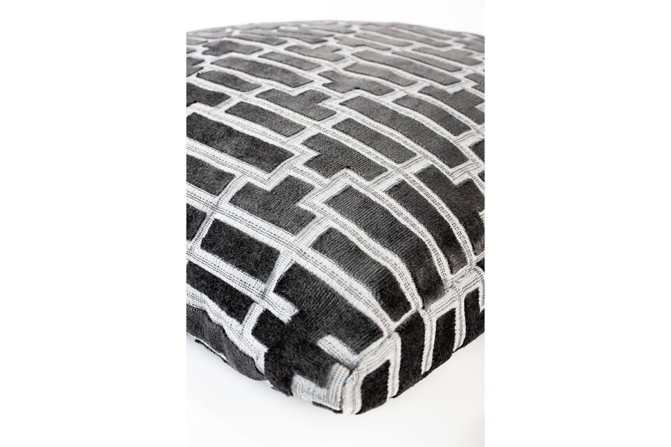 Its exceptional softness and attractive pattern will subtly enrich your décor