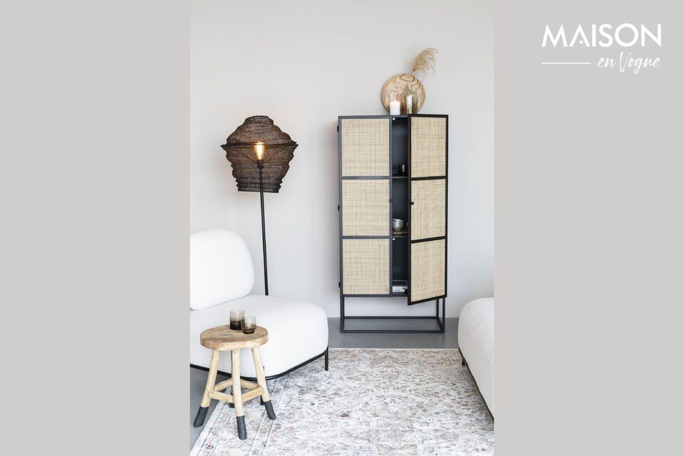 Discover the subtle elegance of our Guuji High wardrobe