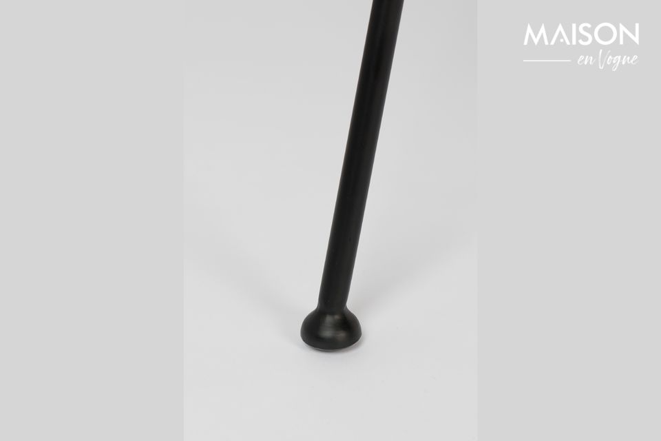 This elegant chair is ideal for enhancing a contemporary space