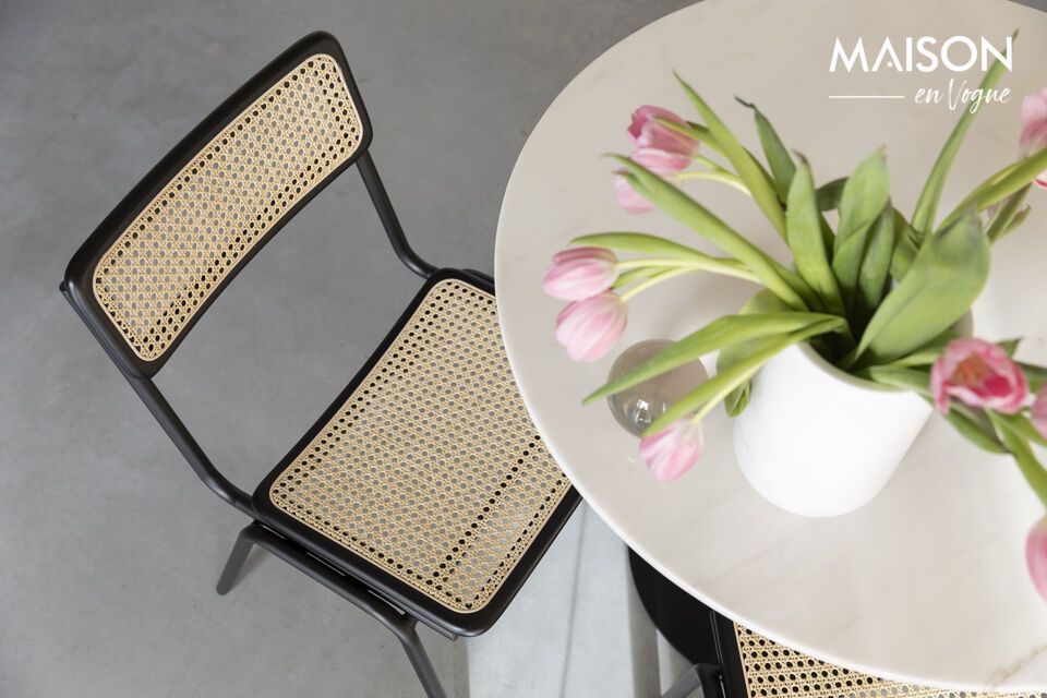 An ideal choice for those looking for distinctive, long-lasting furniture
